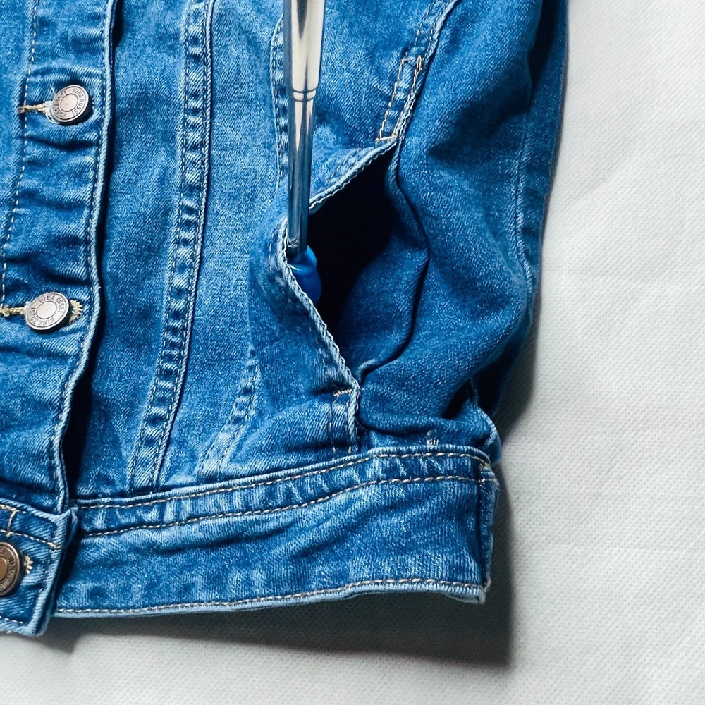 Heart Embroidered Denim Jacket Womens Medium Blue Wash Cropped Boutique - Picture 11 of 15